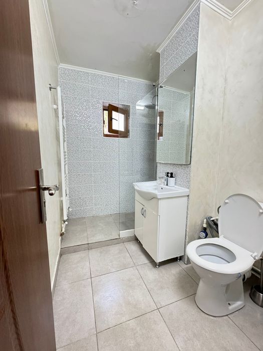 Inchiriez în regim hotelier apartament cu 2 camere