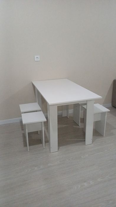 Стол кухонный (из ЛДСП)