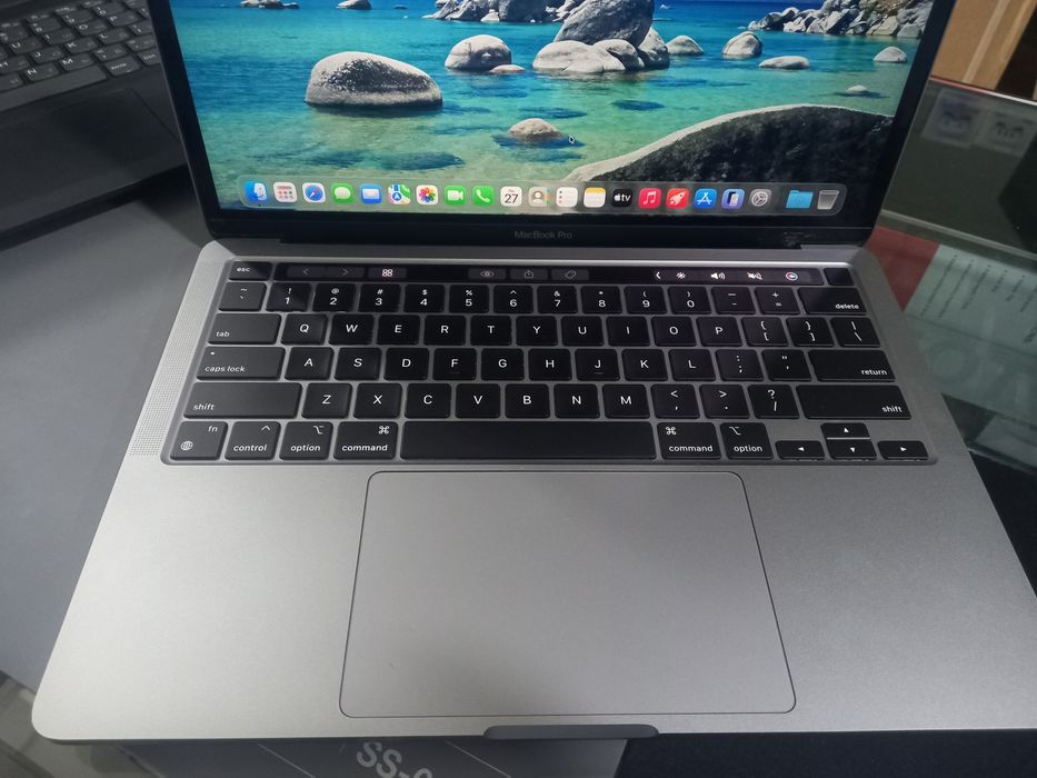 Apple MacBook Pro M2