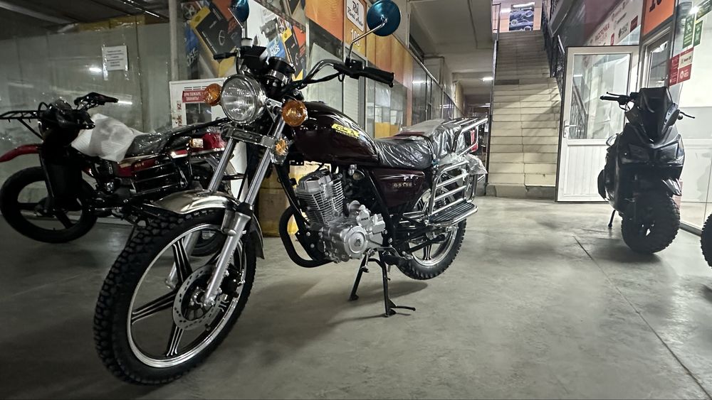 150куб мотоцикл GSX suzuki