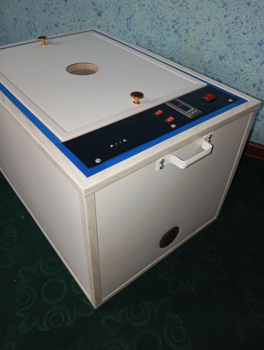 Zar tuxum inkubatorlari