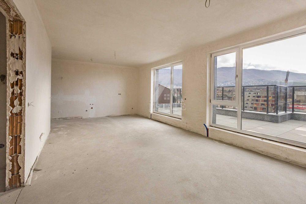 Продава просторен 3- стаен апартамент в ж. кв. Овча Купел