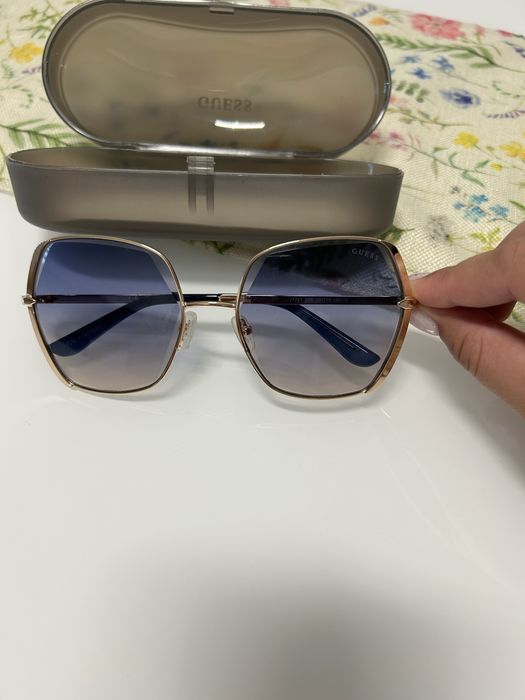 Ochelari de soare Guess
