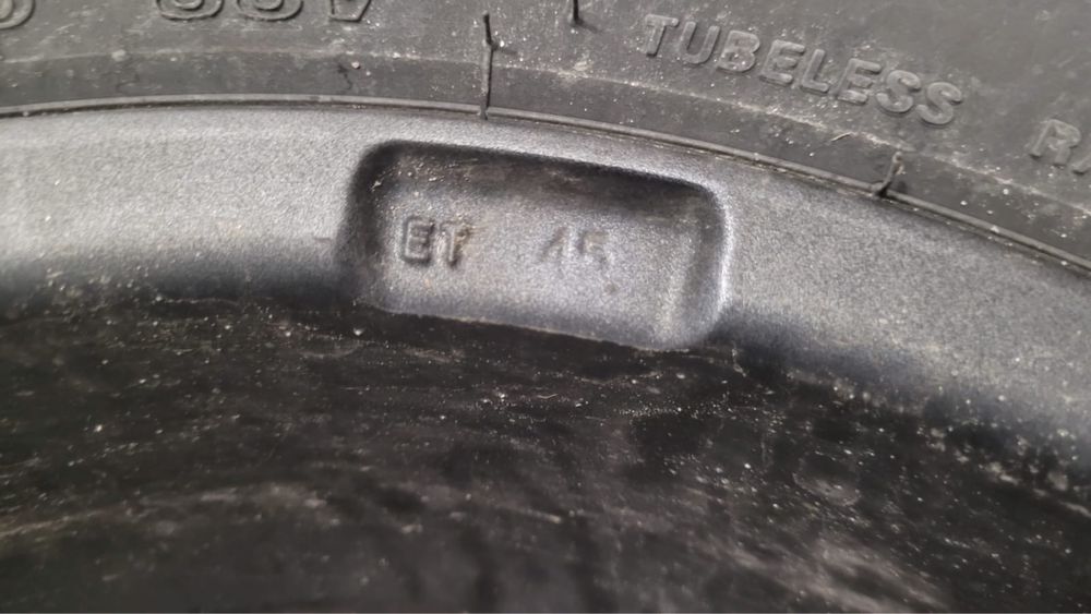 Jante Ford cu anvelope vara 195 60 r15