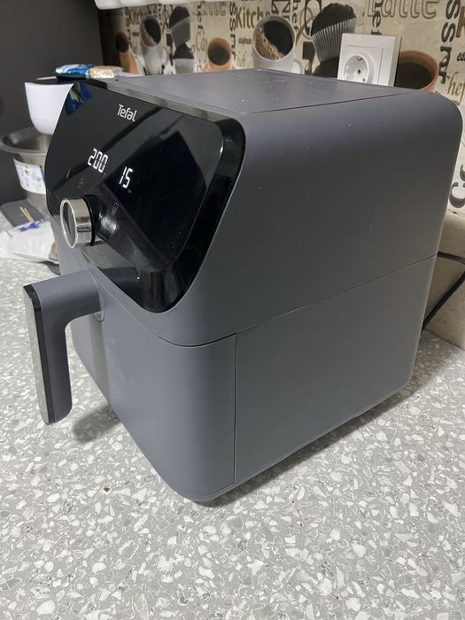 Friteuza cu aer cald Tefal Easy Fry Mega in garantie