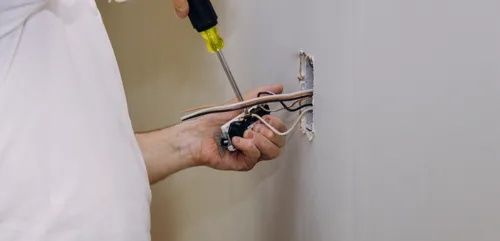 Reparații și montare mobilă