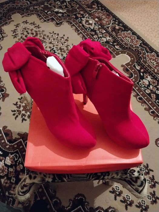 Продам новые батильоны размер 37-38