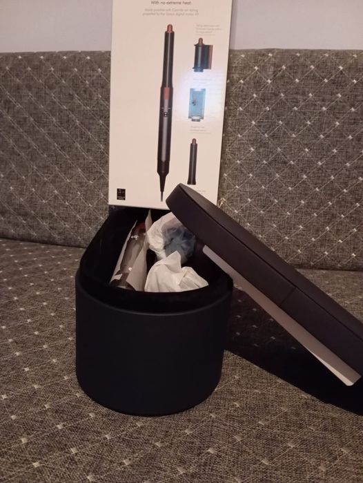 Продам фен Дайсон