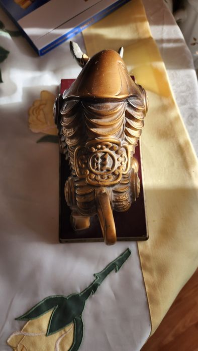 Денежный Бык из дерева