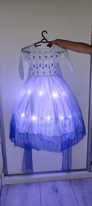 Светеща рокля за Елза