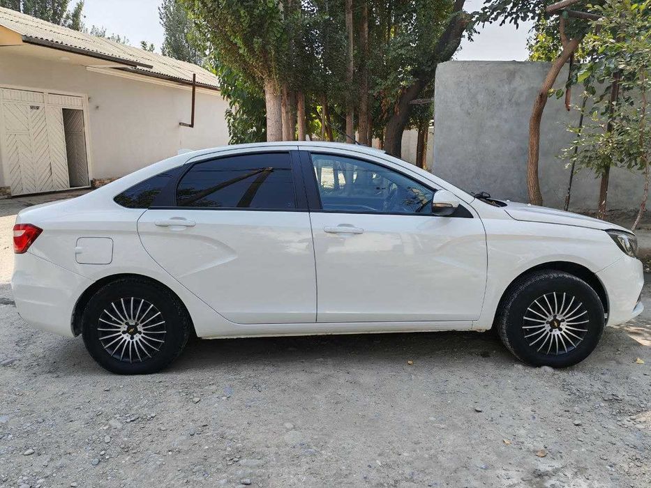 Lada Vesta Sedan