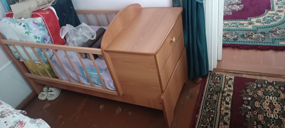 Детская кроватка