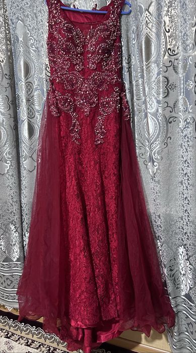 Вечернее платье