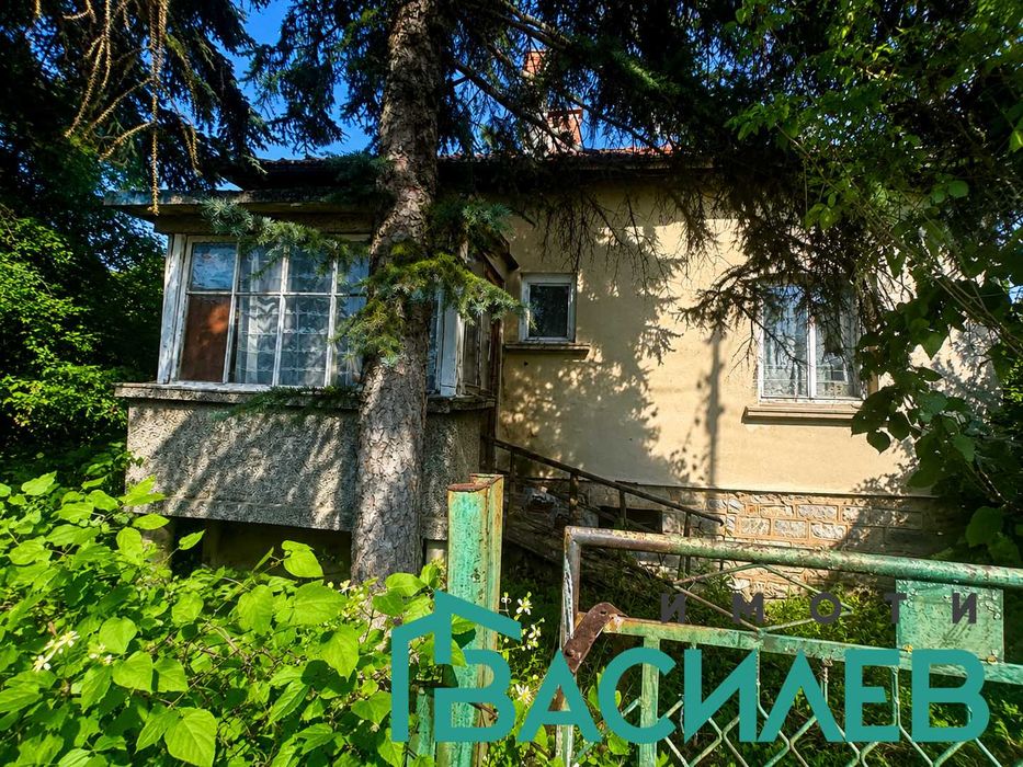 Продава КЪЩА област София, гр. Годеч кв. Додовица