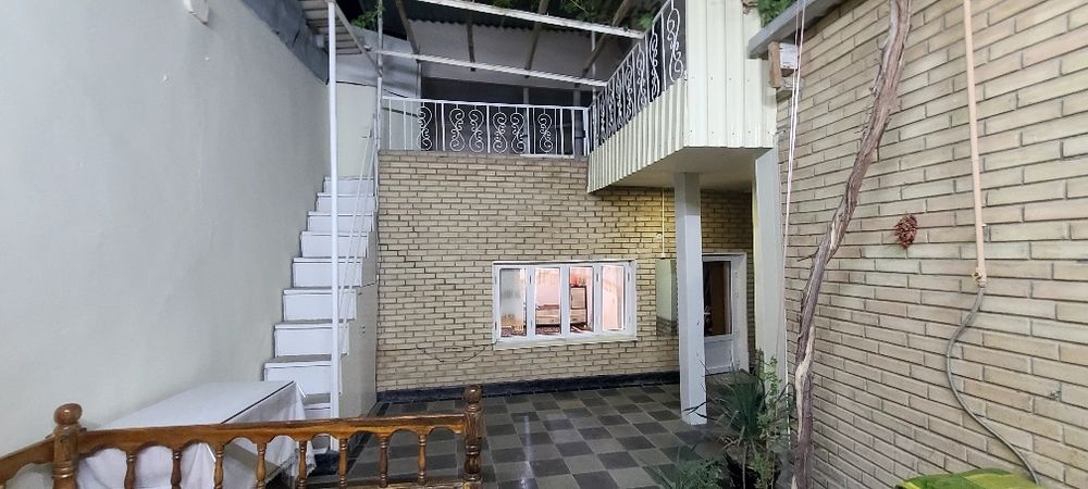 Eski shaharda hovli sotiladi Holati yaxshi