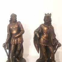 Statuie Rege medievala din samota