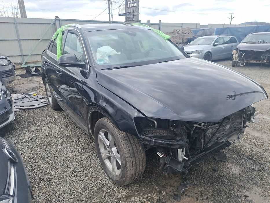 Dezmembrez Audi Q3 2.0 tdi DFT 150 cp culoare negru LY9T