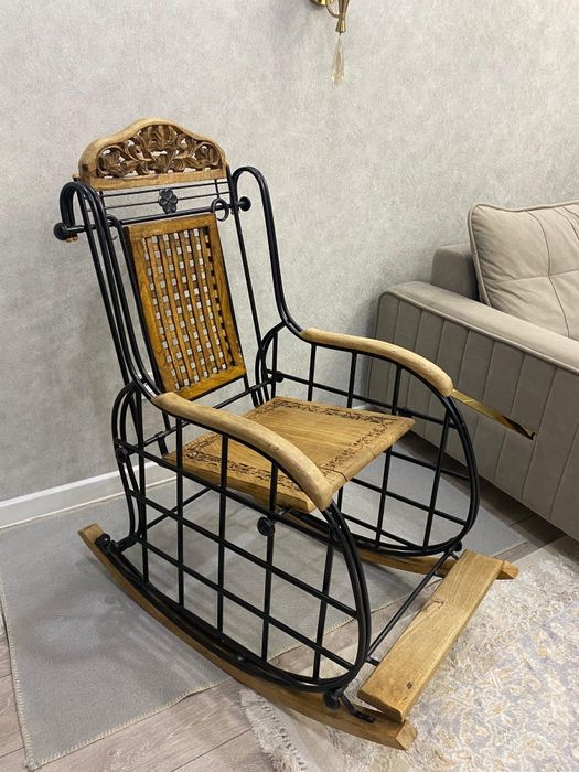 Кресло-качалка в восточном стиле