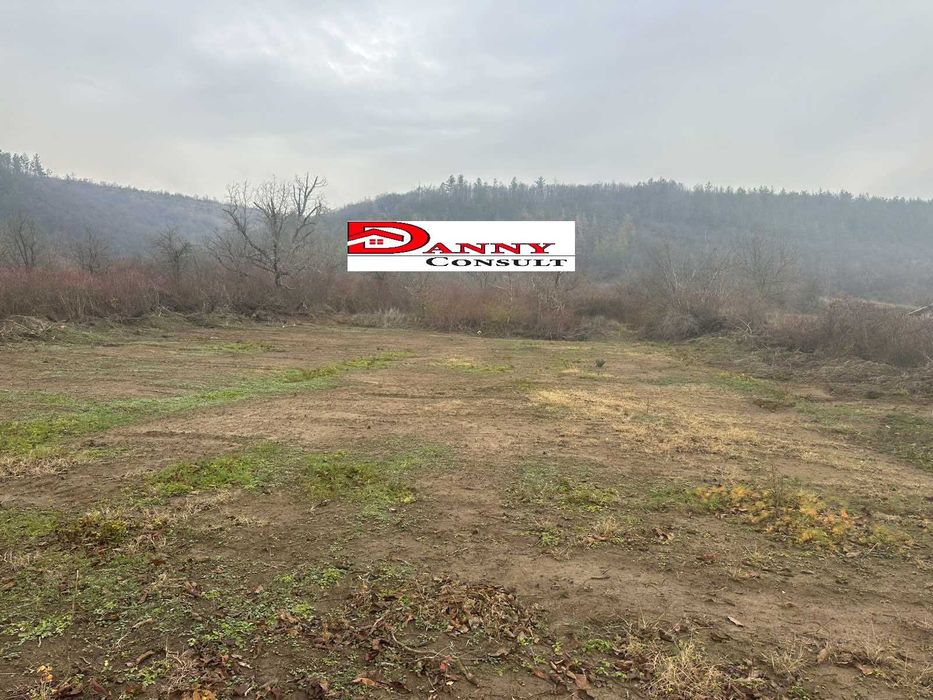 Парцел за жилищно строителство в гр. Дебелец