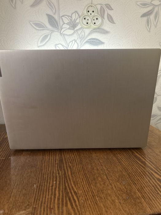 ноутбук Lenovo