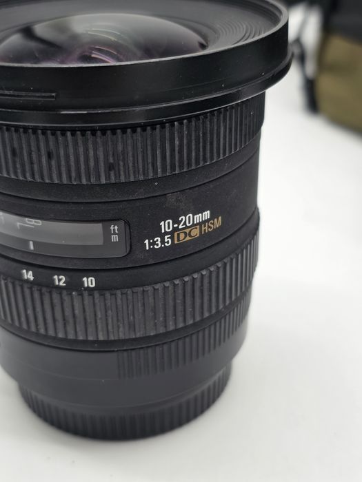 Aparat foto DSLR Canon EOS 550D + doua obiective (vezi pozele)