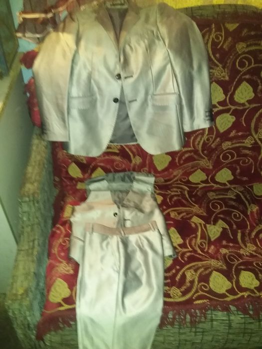 Школьная форма и костюм тройка