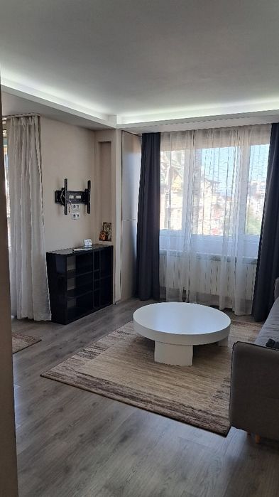 Дава се под наем Тристаен апартамент в ж.Зоопарк - 80 кв.м за 841.5 € - Снимка #1