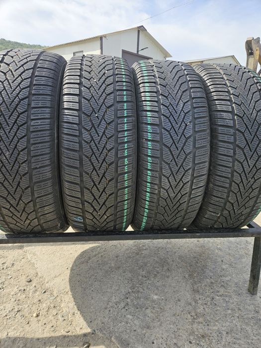 Vând anvelope iarna 215/60/16 215/60r16 SEMPERIT