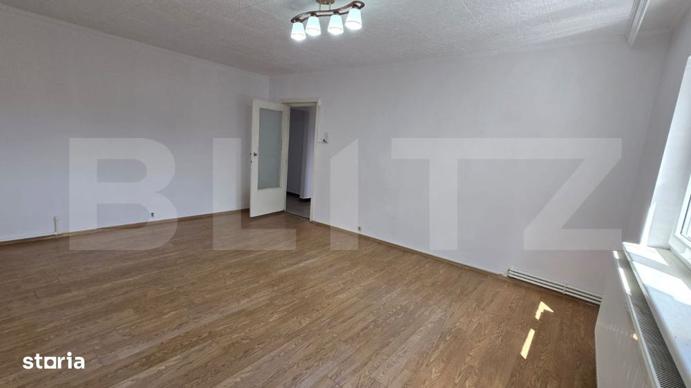 Apartament de vanzare, cu 3 camere, 76 mp, zona Micro 17