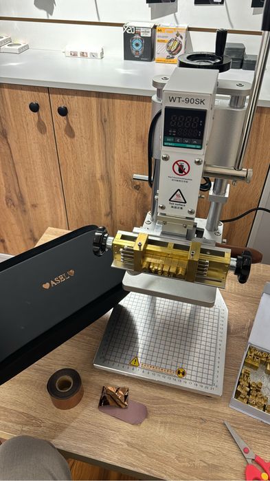 Гравировка на Dyson Airwrap Airstrait