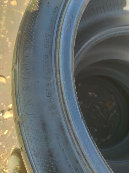 Продам резину 245/40/19