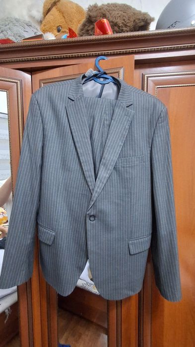 Kostyum shim sotiladi