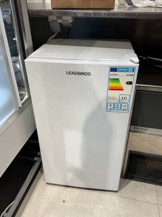 Продам холодильник, морозильник , почти новый