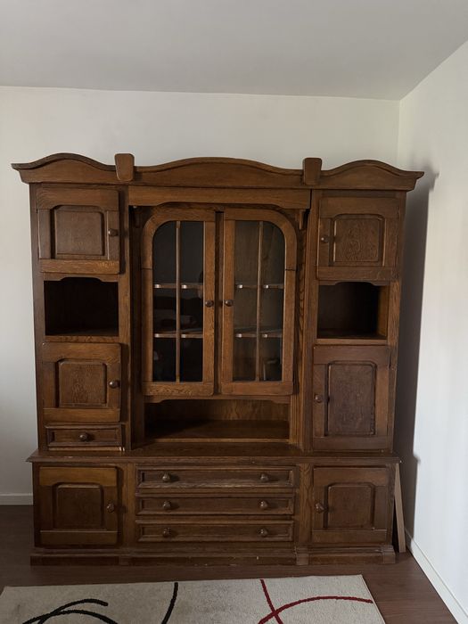 Dulap cu vitrină