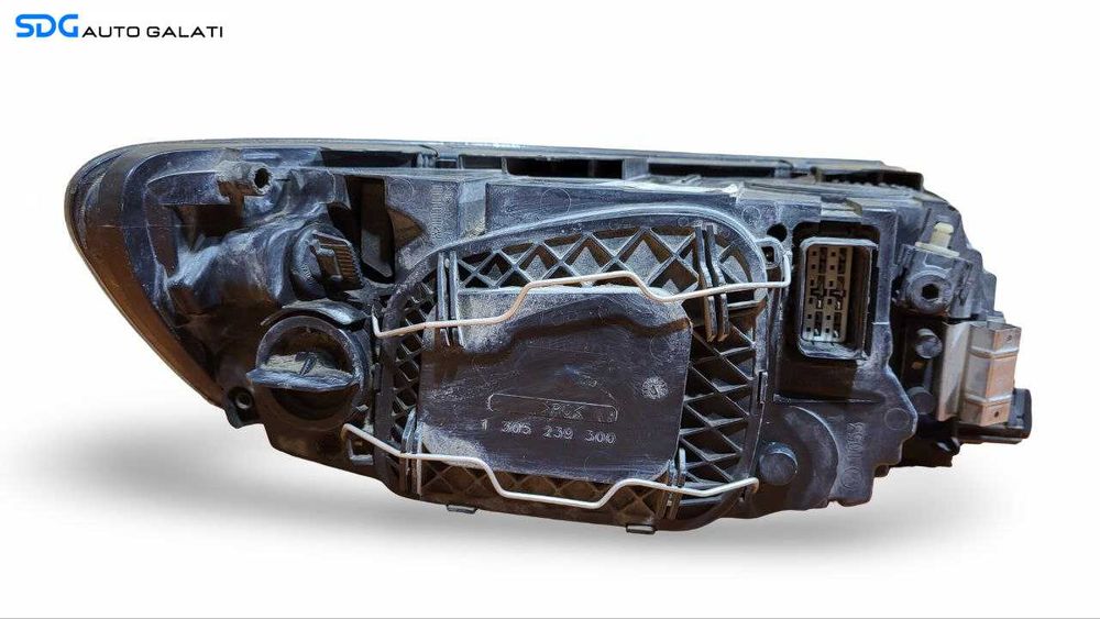 Far Stanga cu Lupa FARA Xenon EUROPA Volvo V50 2004 - 2012 Cod 31265700 [LS0502]