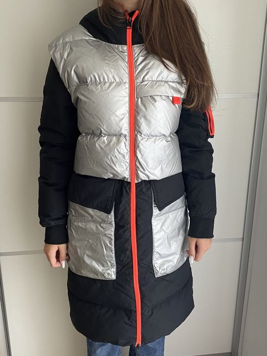 Vand geaca  lunga Jordan marime xs standard fit