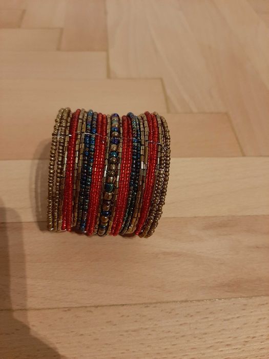Bratara lata, din margele de nisip