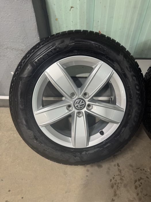 Roti iarna Tiguan 215/65R17 Pirelli
