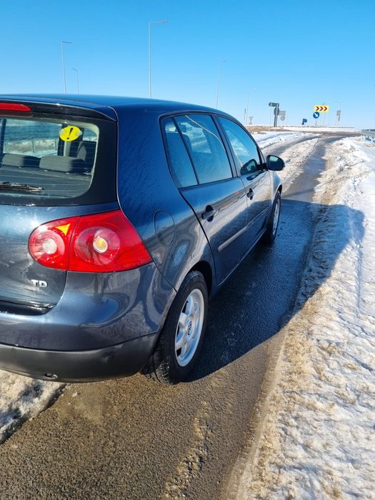 Golf 5 vând sau schimb