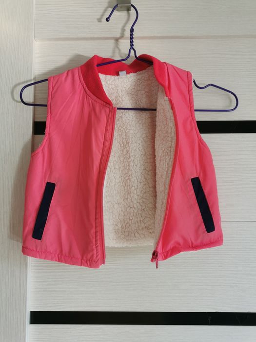 Продам тёплую жилетку