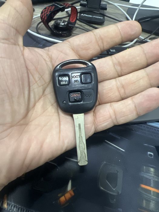 Ключь lexus, не знаю от какого