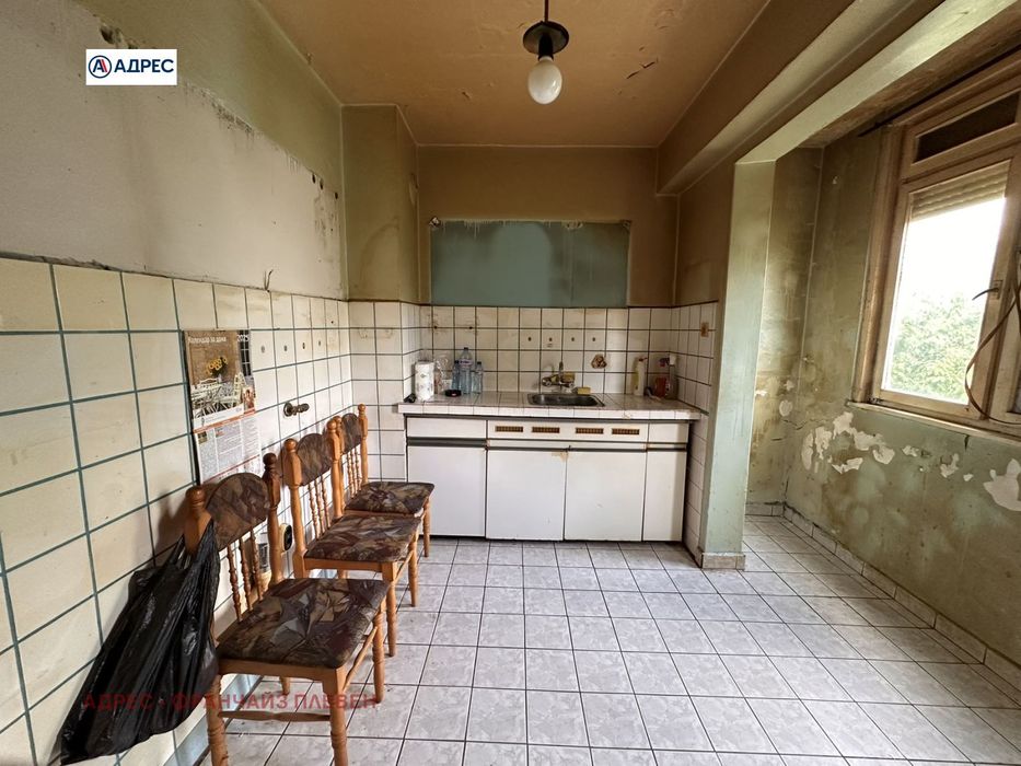Продава се Двустаен апартамент в Плевен, Сторгозия - 57 кв.м за 1229 €/кв.м - Снимка #3
