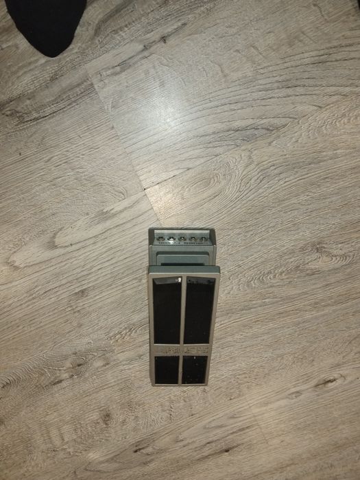 Boss pedal  fv 500 l ekpresion