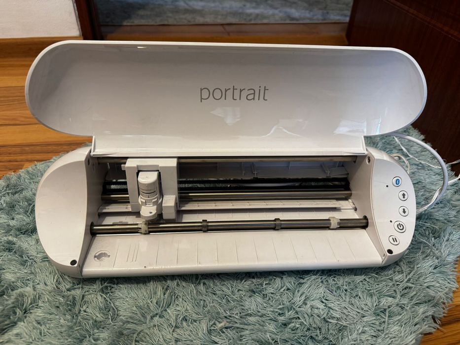 Plotter silhouette