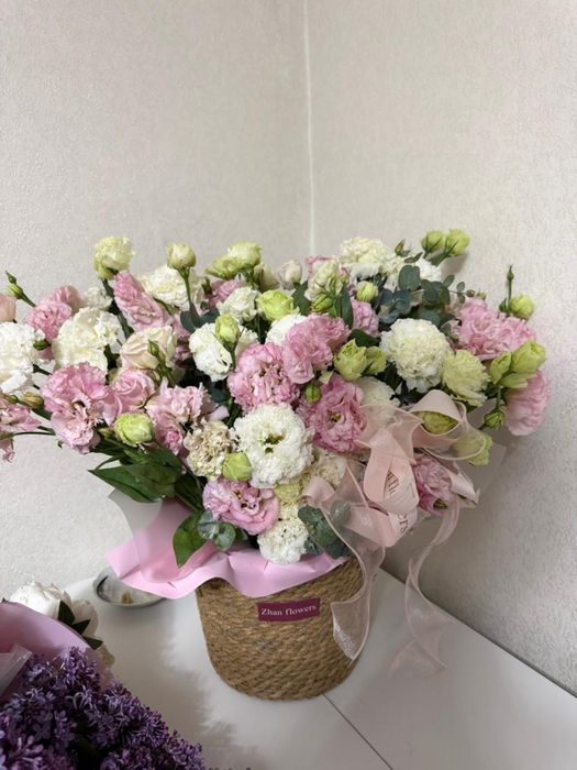 Свежий букет с корзинкой