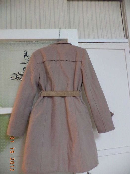 Продам демисезонное  пальто!