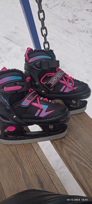 Продам детские коньки