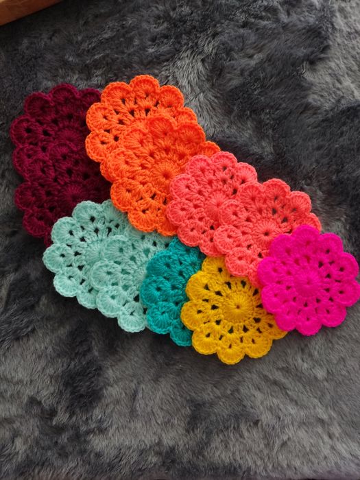 Салфетки под кружку вязанные