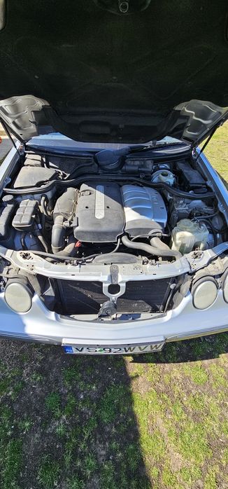 Vând Mercedes Benz W210