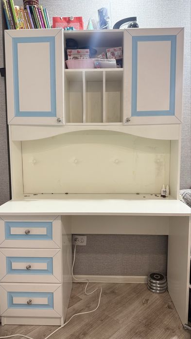 Продам шкаф и письменный стол 2 в 1